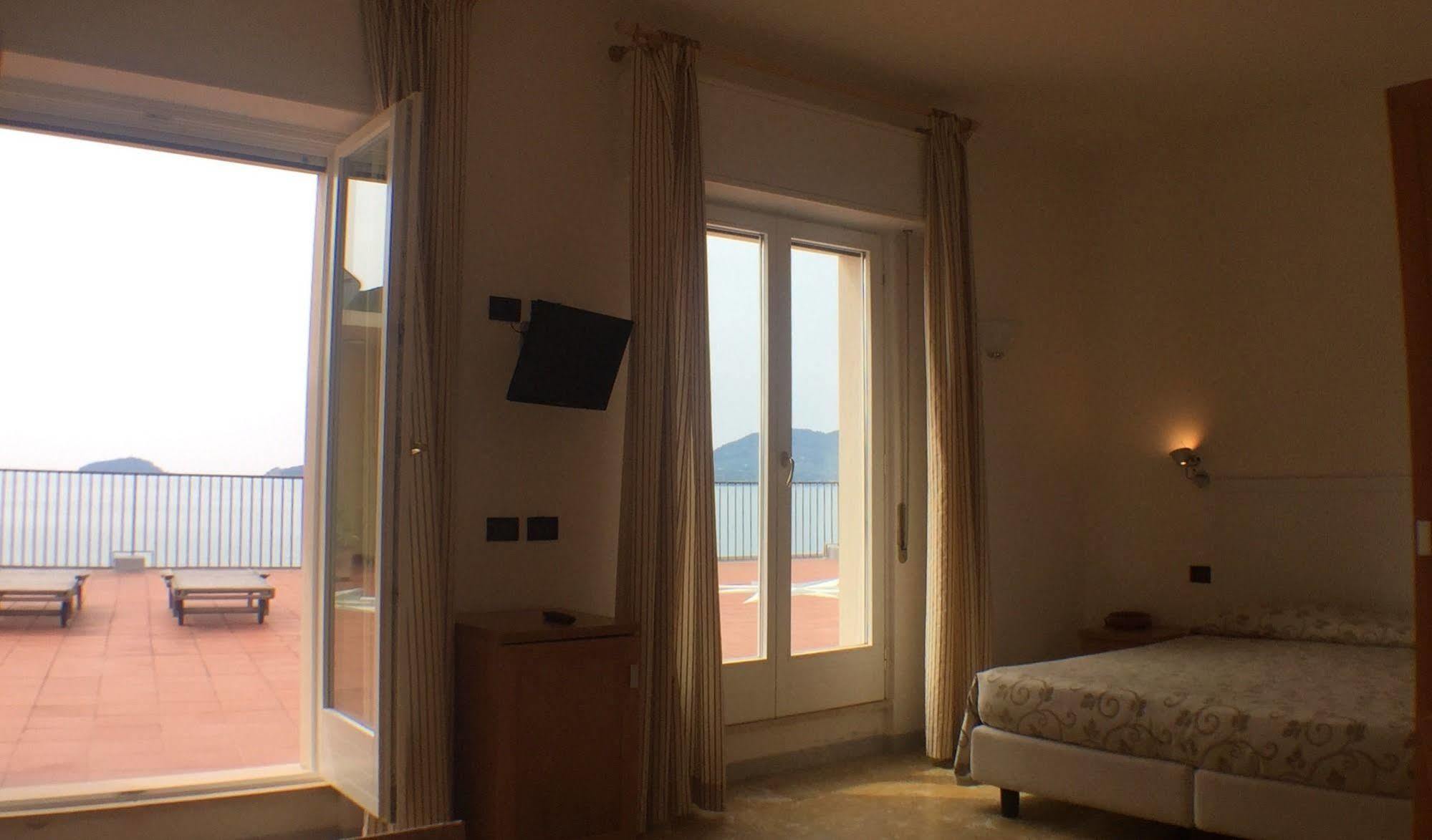 Hotel Venere Azzurra Lerici Exterior photo